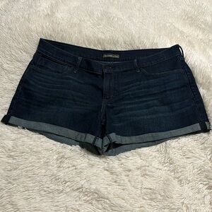 Abercrombie & Fitch cuffed jean denim shorts Size 32